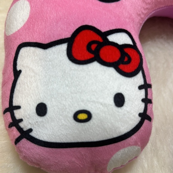 HELLO KITTY Travel Neck Pillow. - Picture 7 of 8